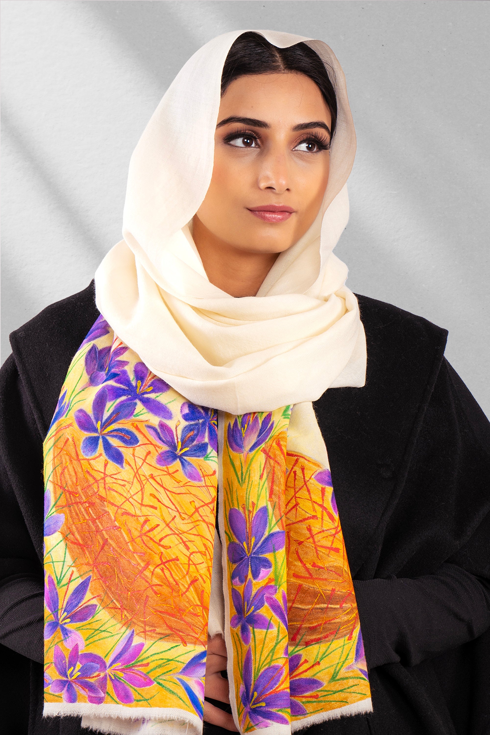White Fine Wool Embroidered Scarf - Kesari Bageecha (Love Jammu & Kashmir)