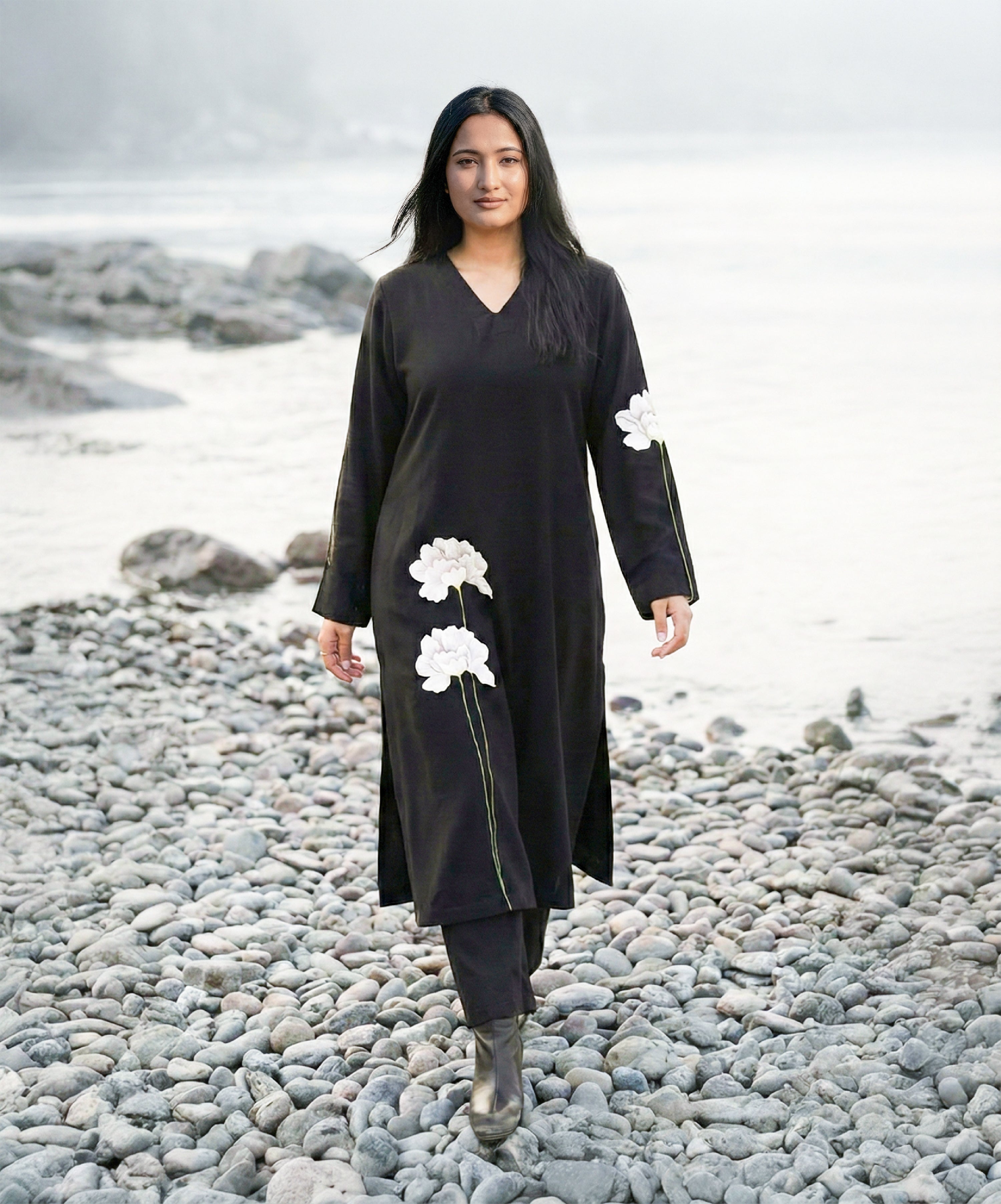 Moon Garden Floral Handpainted Phiran