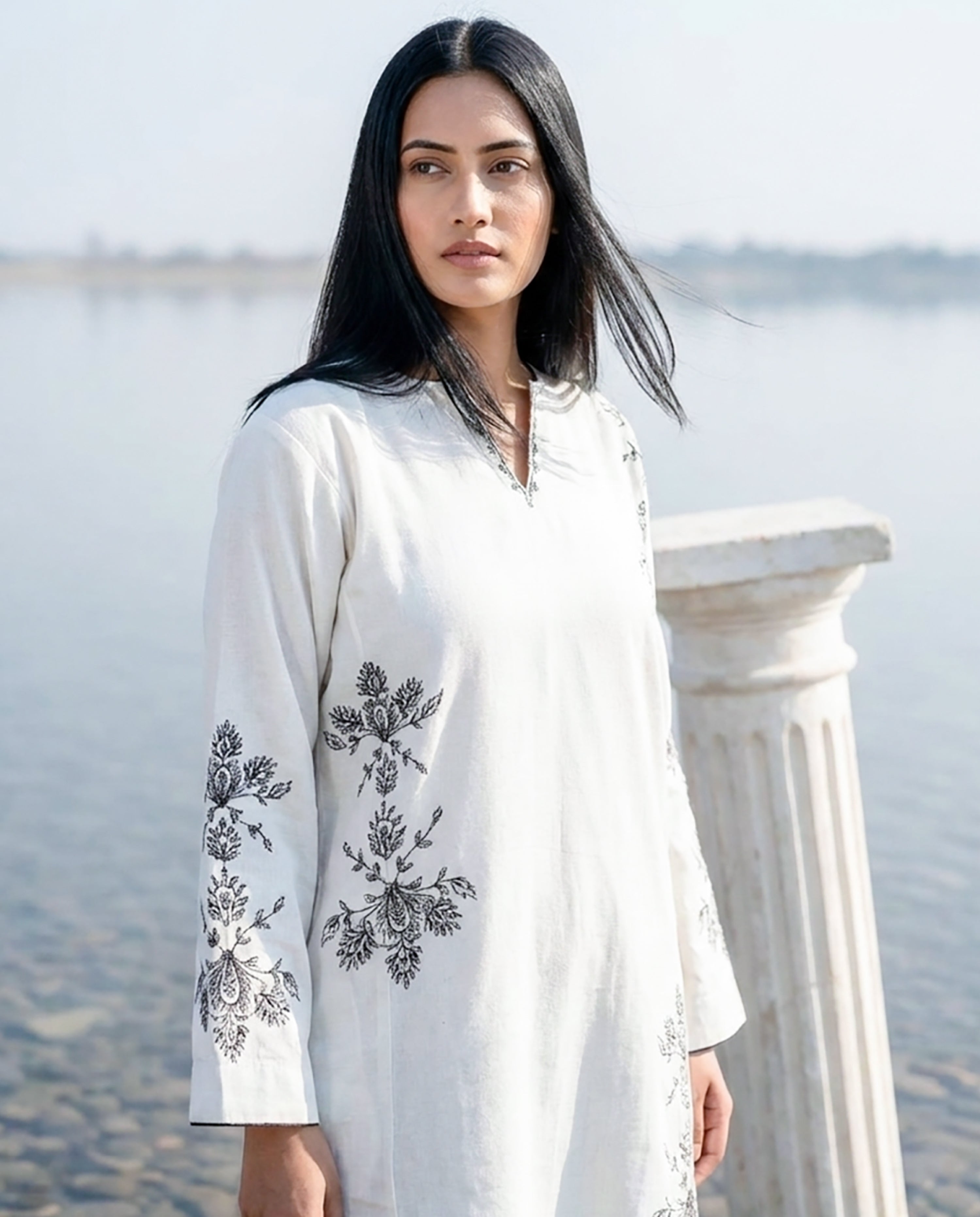 Snow Petal Floral Handpainted Phiran